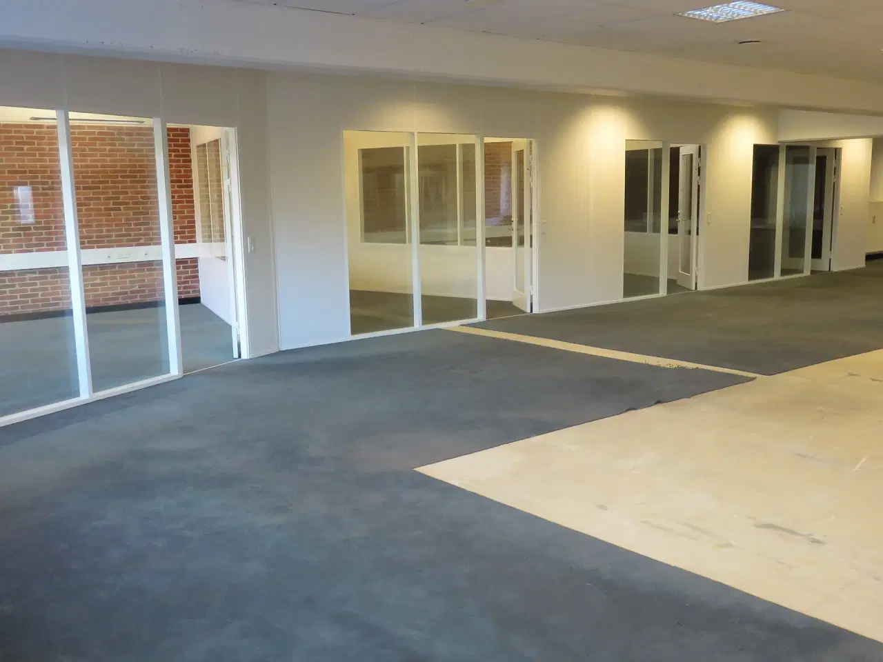 Billede 6 - Suveræn Beliggenhed – Kontor. Showroom. Klinik. Gaming mm.