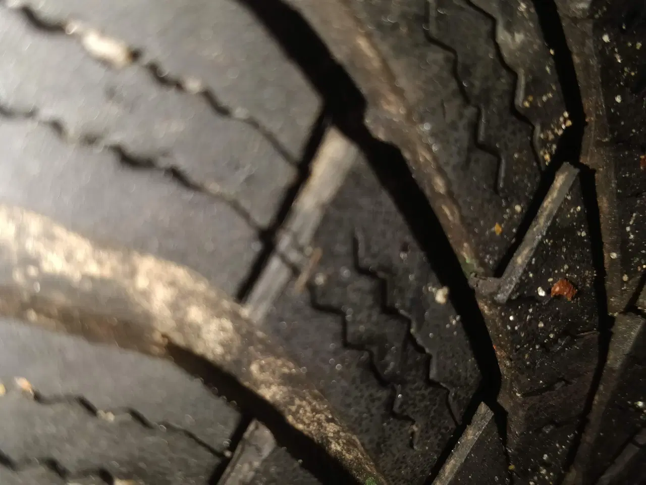 Billede 2 - Winterhjul peugeot Conitnental 6,5 mm mønster