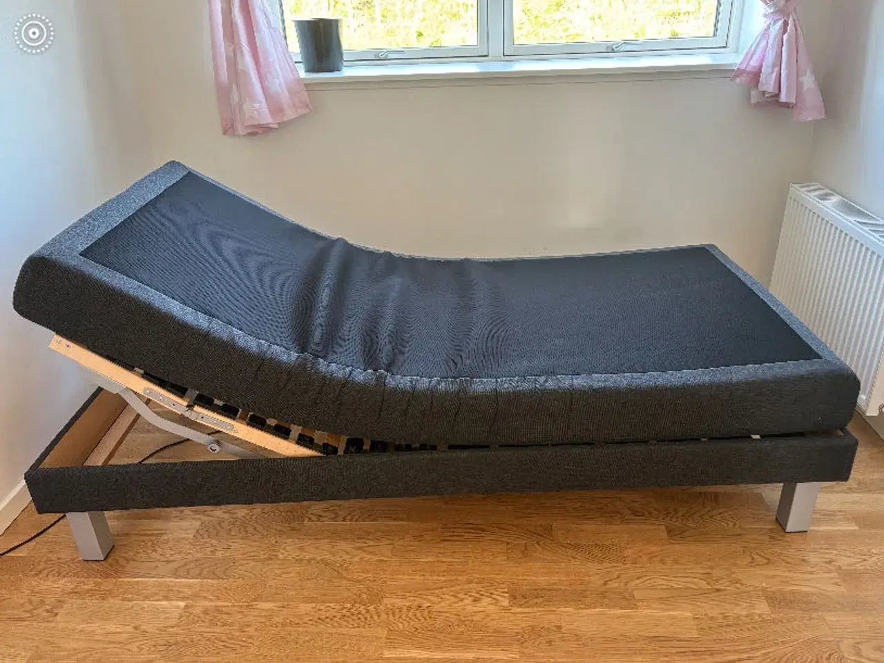 Billede 2 - Elevationsseng med flot madras 