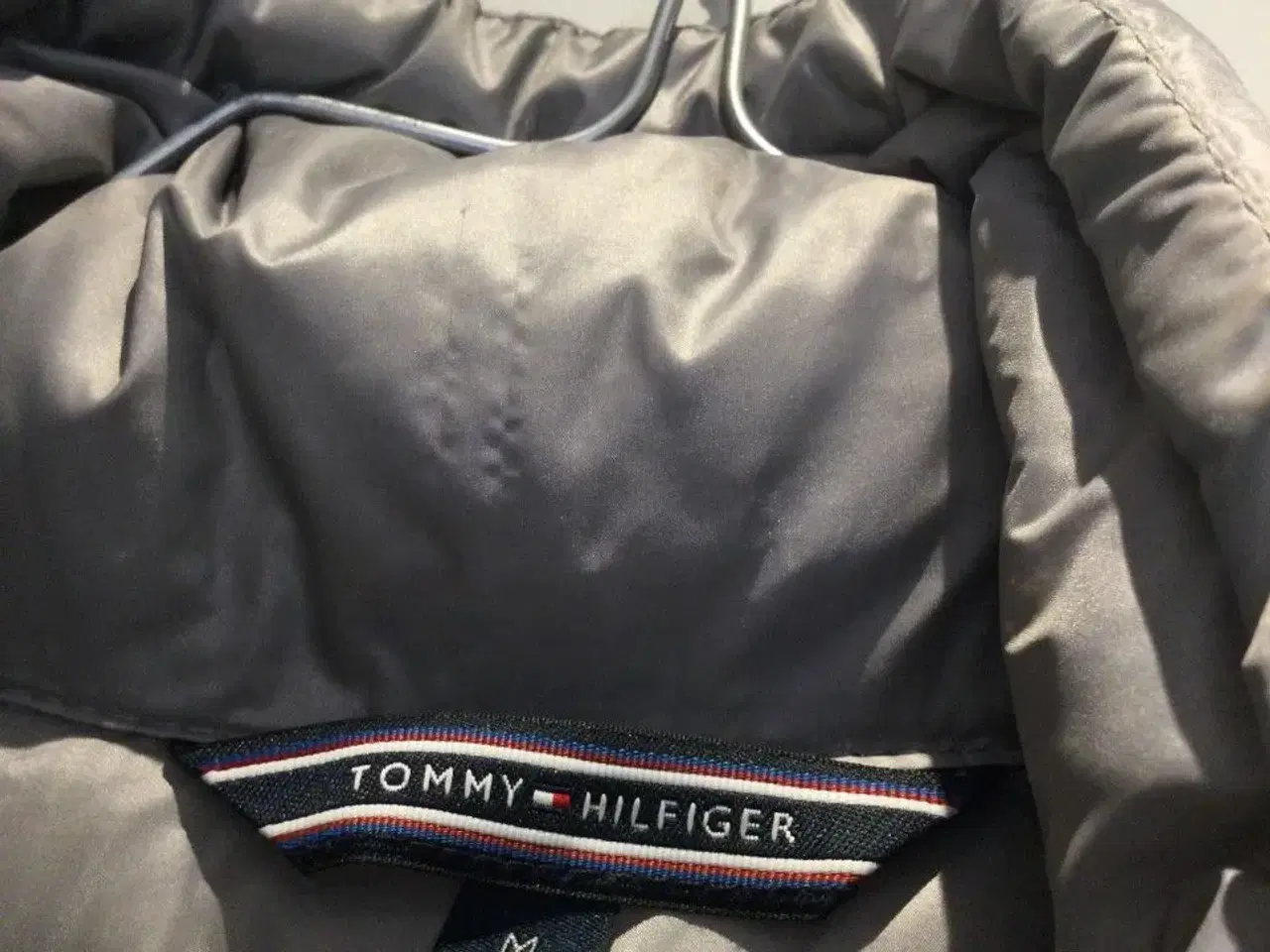 Billede 3 - Tommy Hilfiger dun jakke