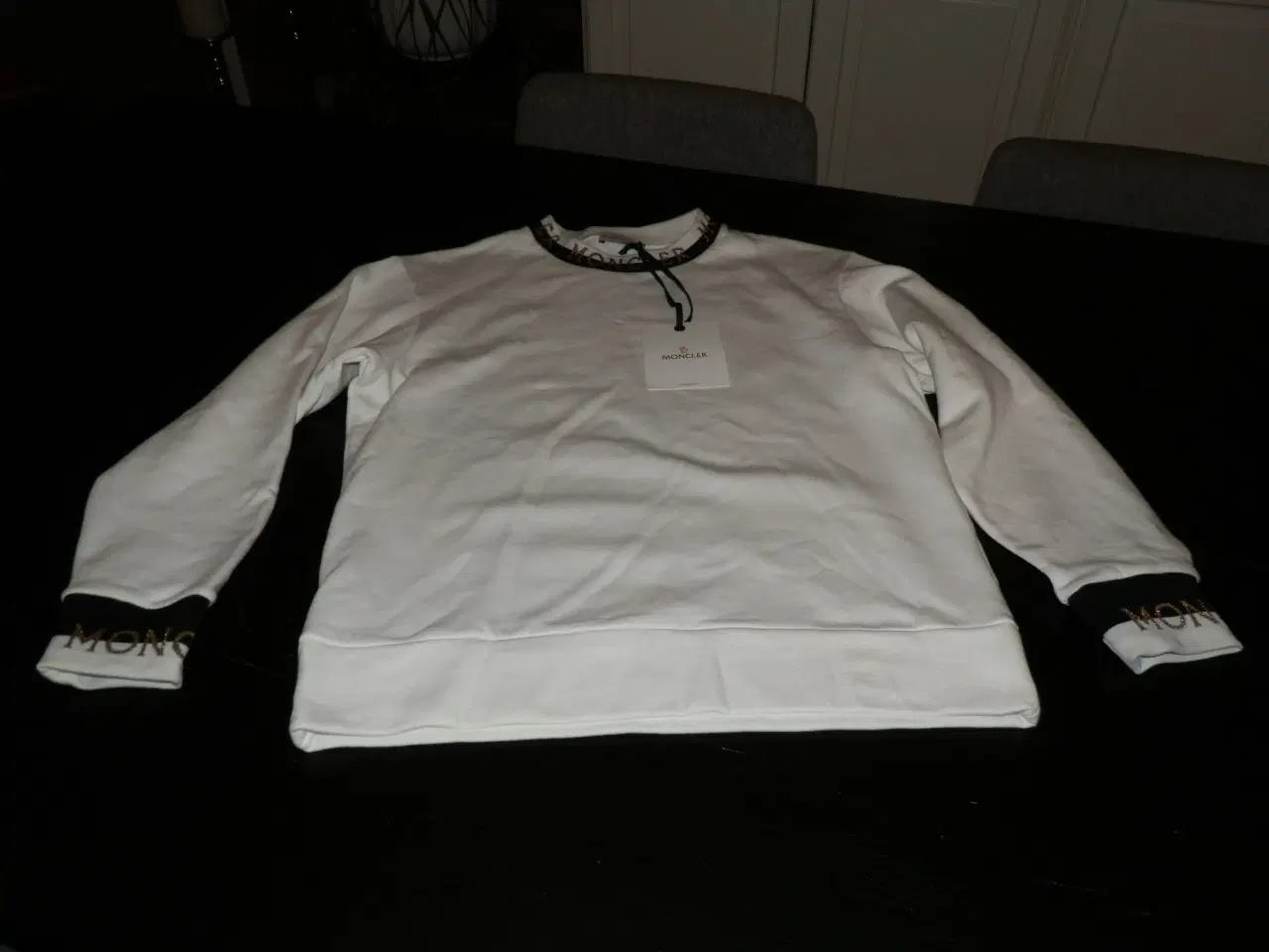 Billede 9 - Ny lækker MONCLER Sweatshirt i hvid.