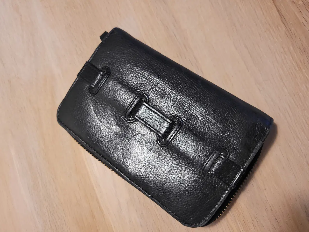Billede 3 - Punge i læder lille handy/ stor og rummelig