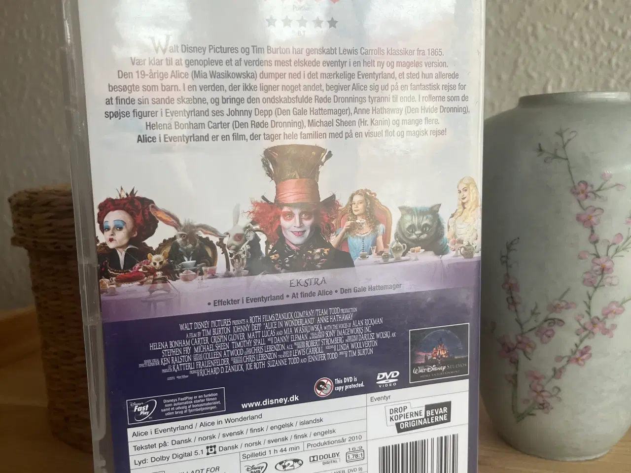 Billede 2 - DVD -  Alice i eventyrland