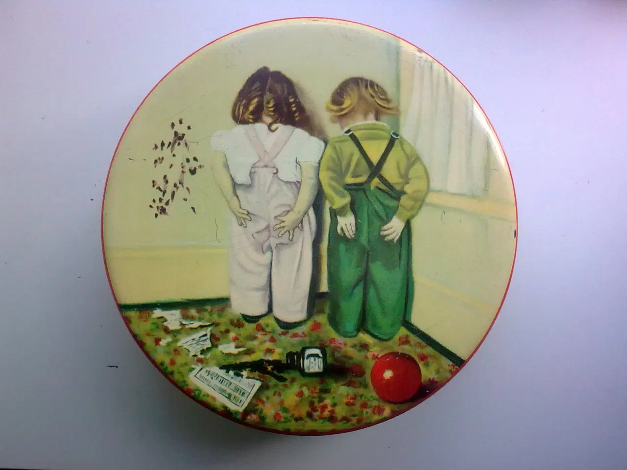 Billede 1 - Trum på låg og Put i næsten antik kage dåse