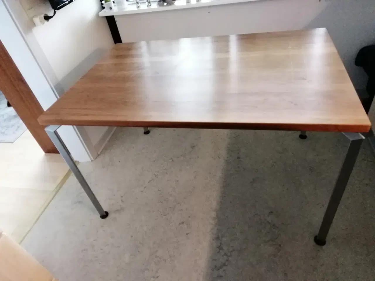 Billede 2 - Massiv valnøddebord