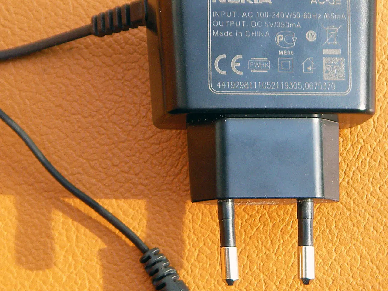 Billede 1 - Oplader Nokia AC-3E rejselader 5V 350mA med 2mm