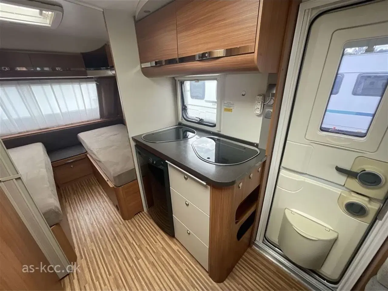 Billede 6 - 2012 - Adria Adora 472 LU   Adria Adora 472 LU enkelte senge og Posemarkise med 2 læsider