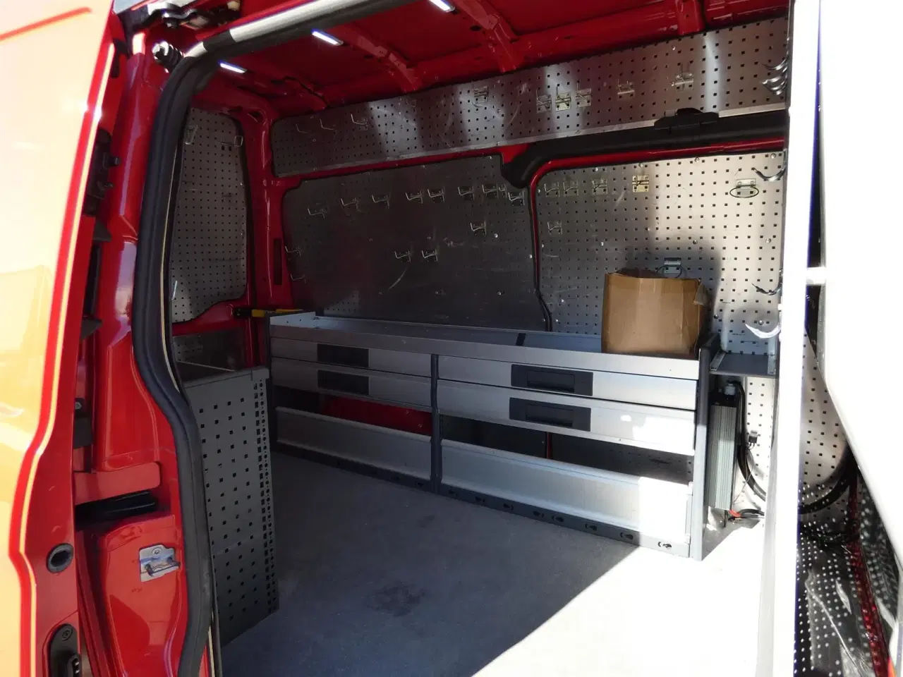 Billede 9 - Ford Transit Custom 320 L2H1 2,0 TDCi Trend 170HK Van 6g Aut.