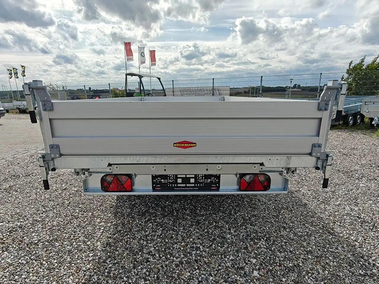 Billede 9 - Böckmann tiptrailer 3718 3-vejs tip/tophængt bagklap