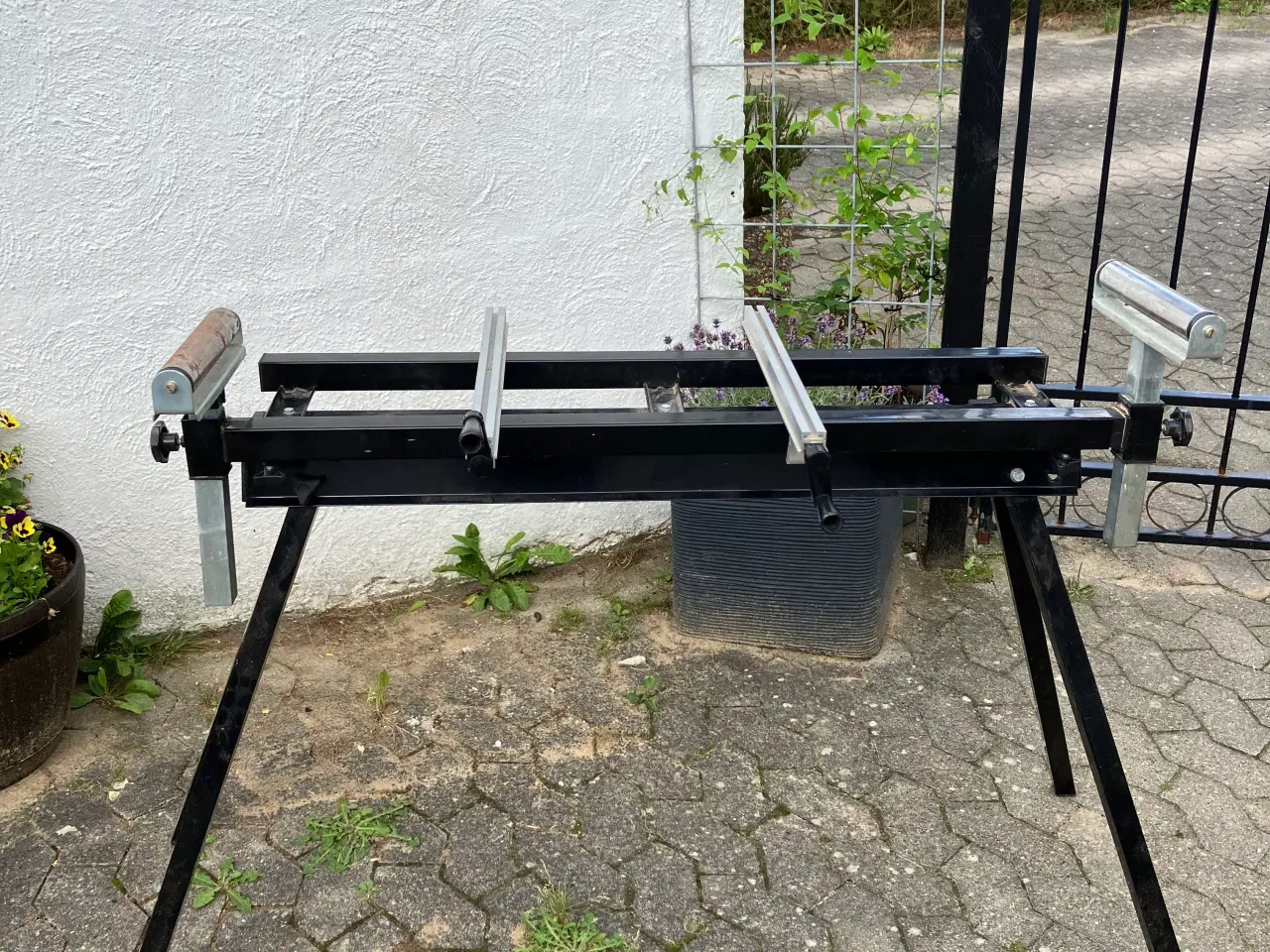 Billede 1 - Bord til kap- geringssav 