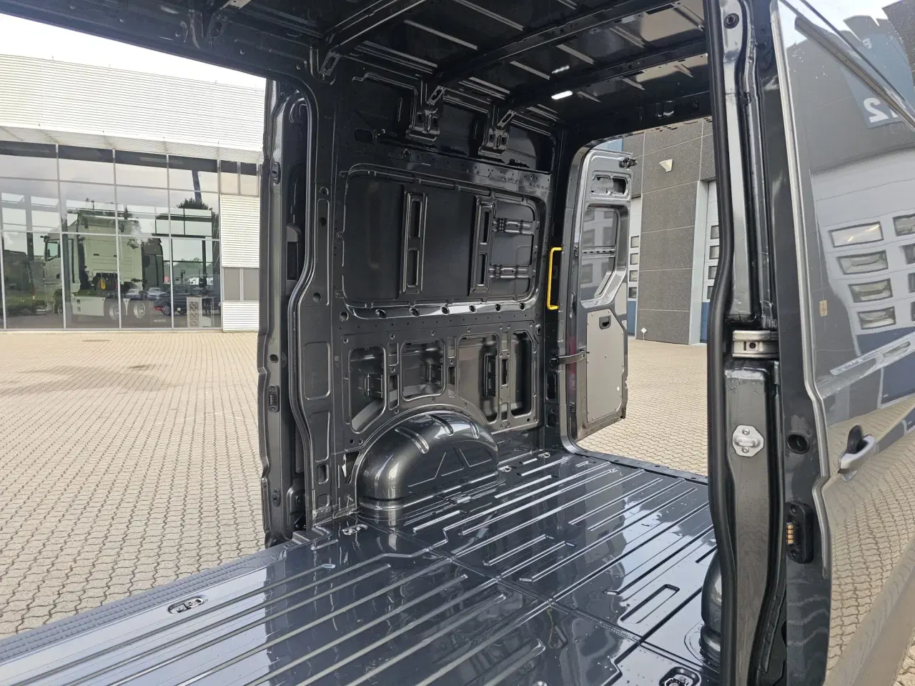 Billede 8 - MAN TGE 3.140 A8 L3H3, Kassevogn