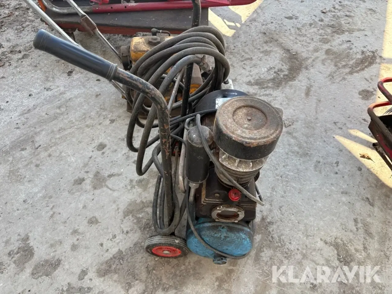 Billede 8 - Blandet lot, pladevibrator,kompressor,Løftevogn, hævesænke vogn.