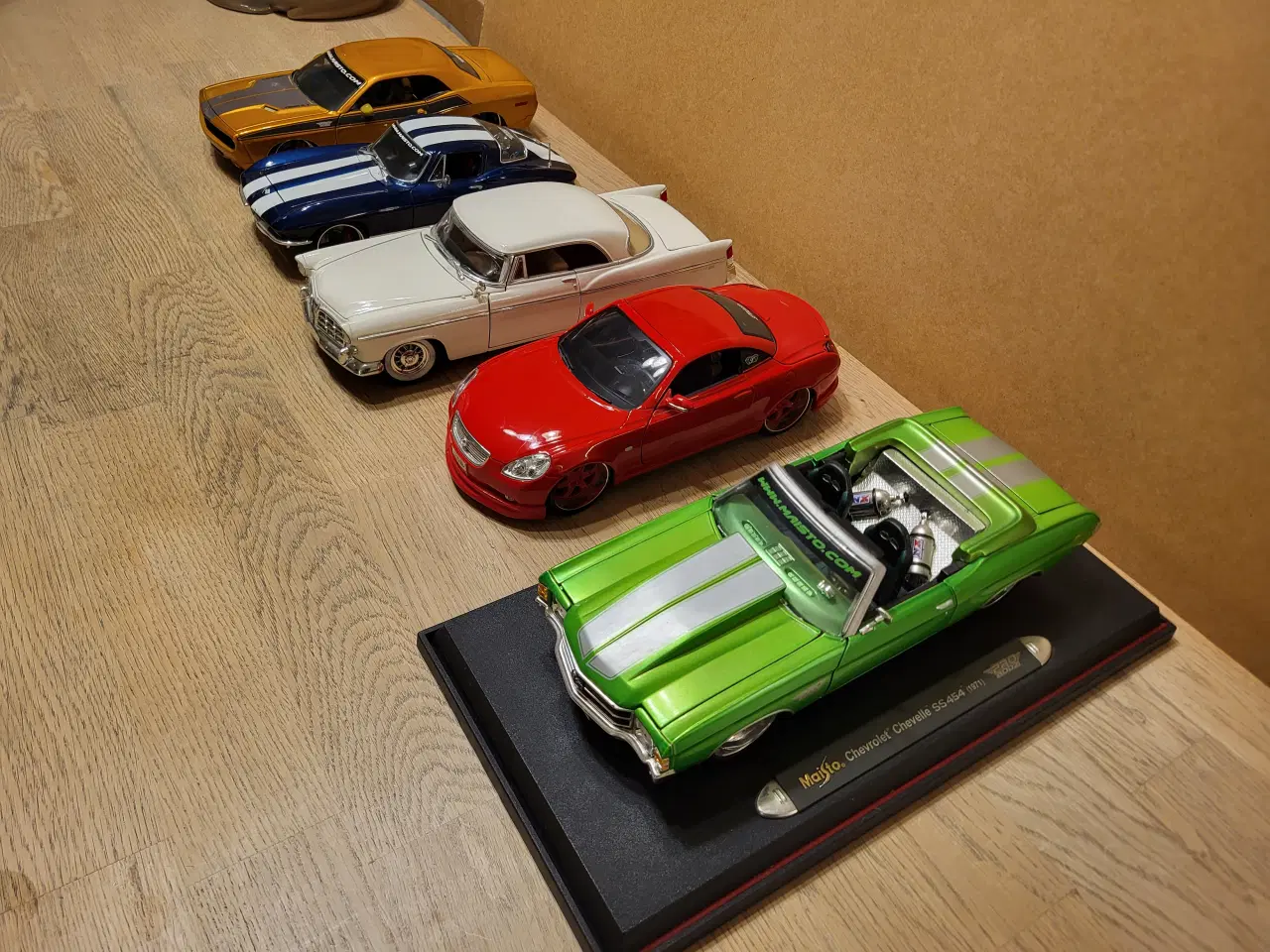 Billede 4 - Modelbiler 5 stk. 750 kr. 1:18