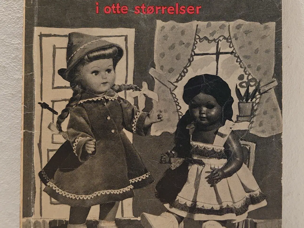 Billede 1 - K.Clausen:Klip og sy dukketøj i 8 størrelser.1956.