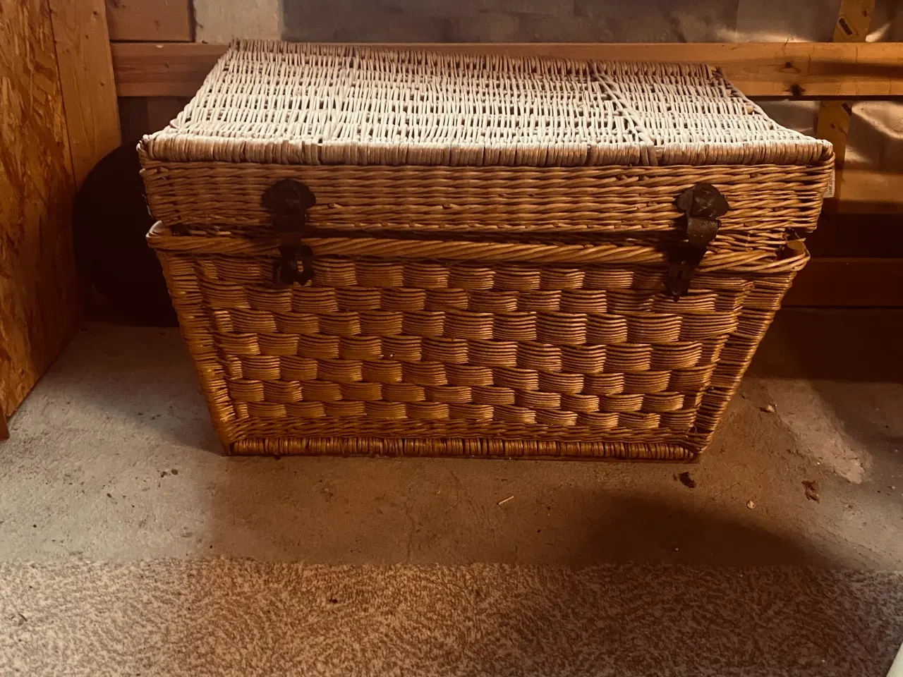 Billede 2 - Flettet kurv til opbevaring 