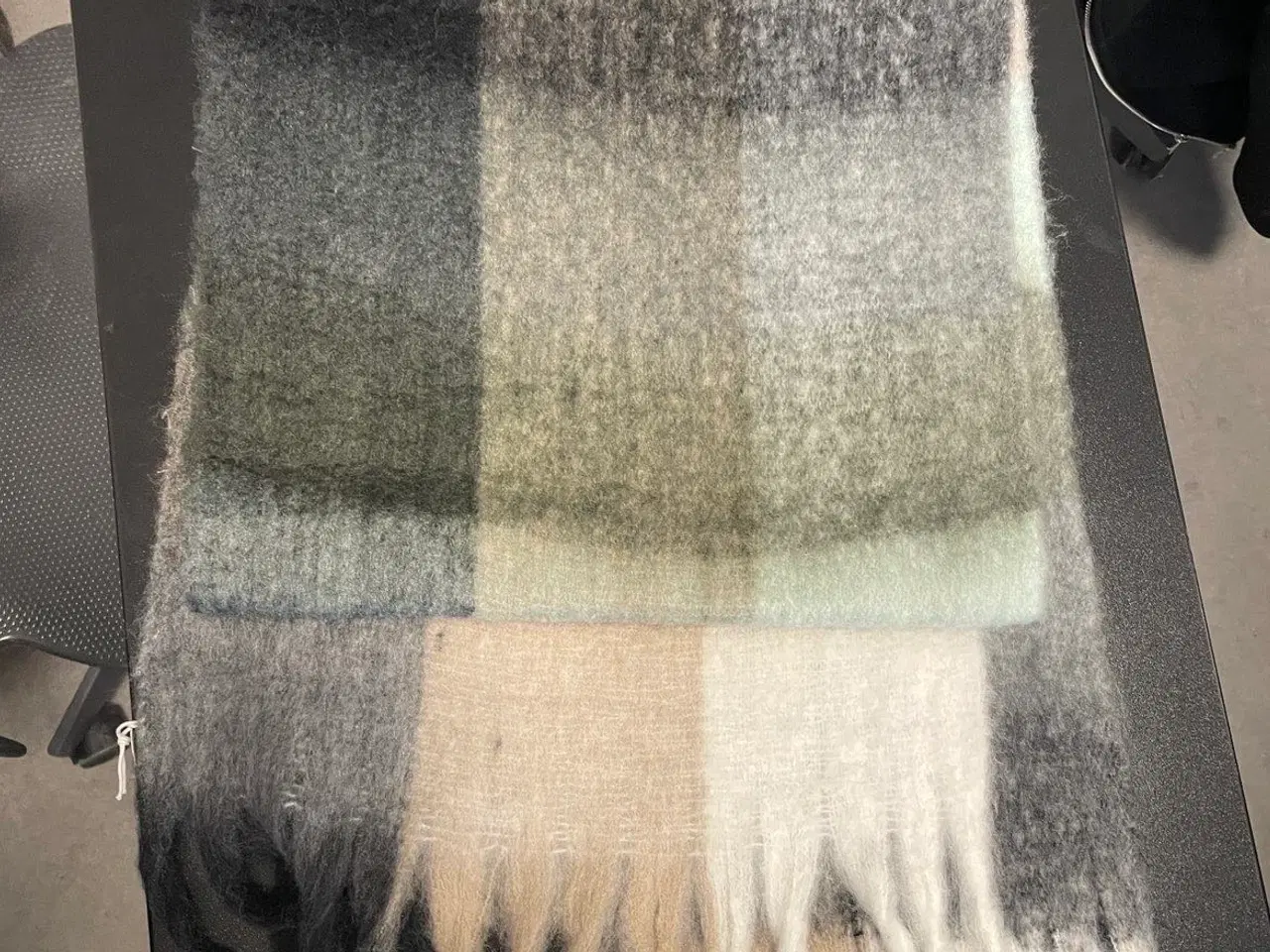 Billede 2 - Acne studios halstørklæde i mohairuld