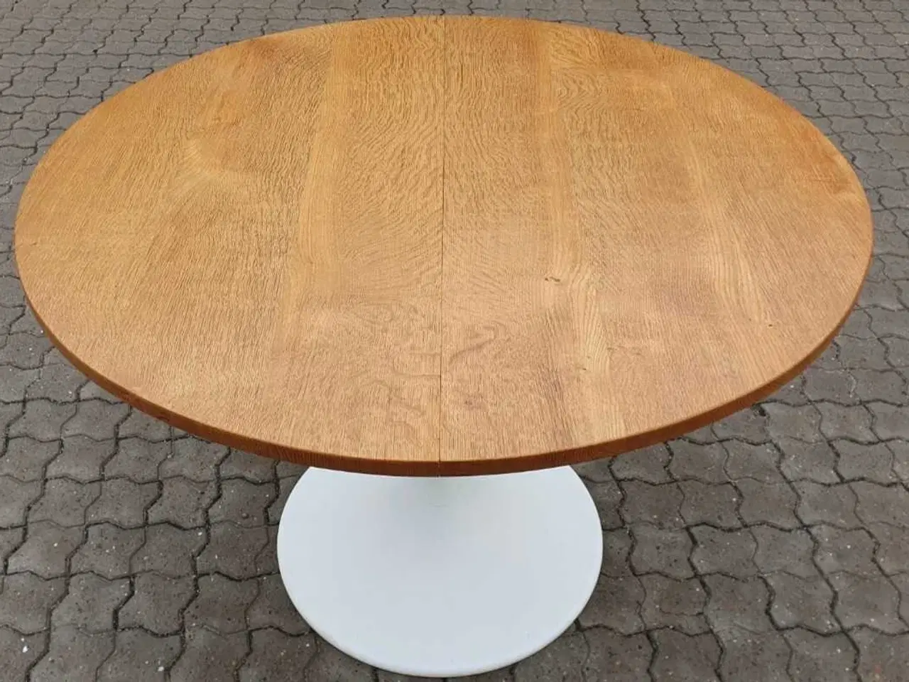 Billede 2 - SPISEBORD, RUND, EG, MASSIV, SØJLEBEN