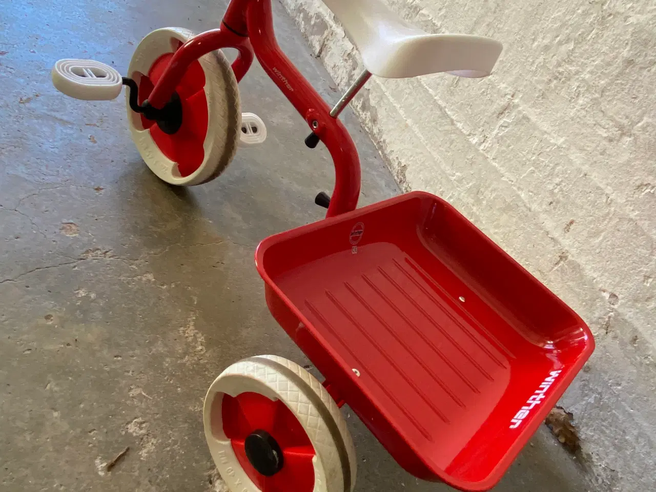Billede 10 - Trehjulet cykel i rød fra Winther 