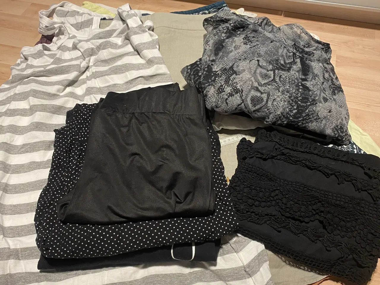 Billede 2 - Lækkert tøjpakke str L