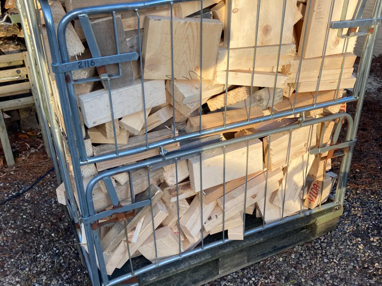 Billede 3 - Tørt fyrtræ savet 