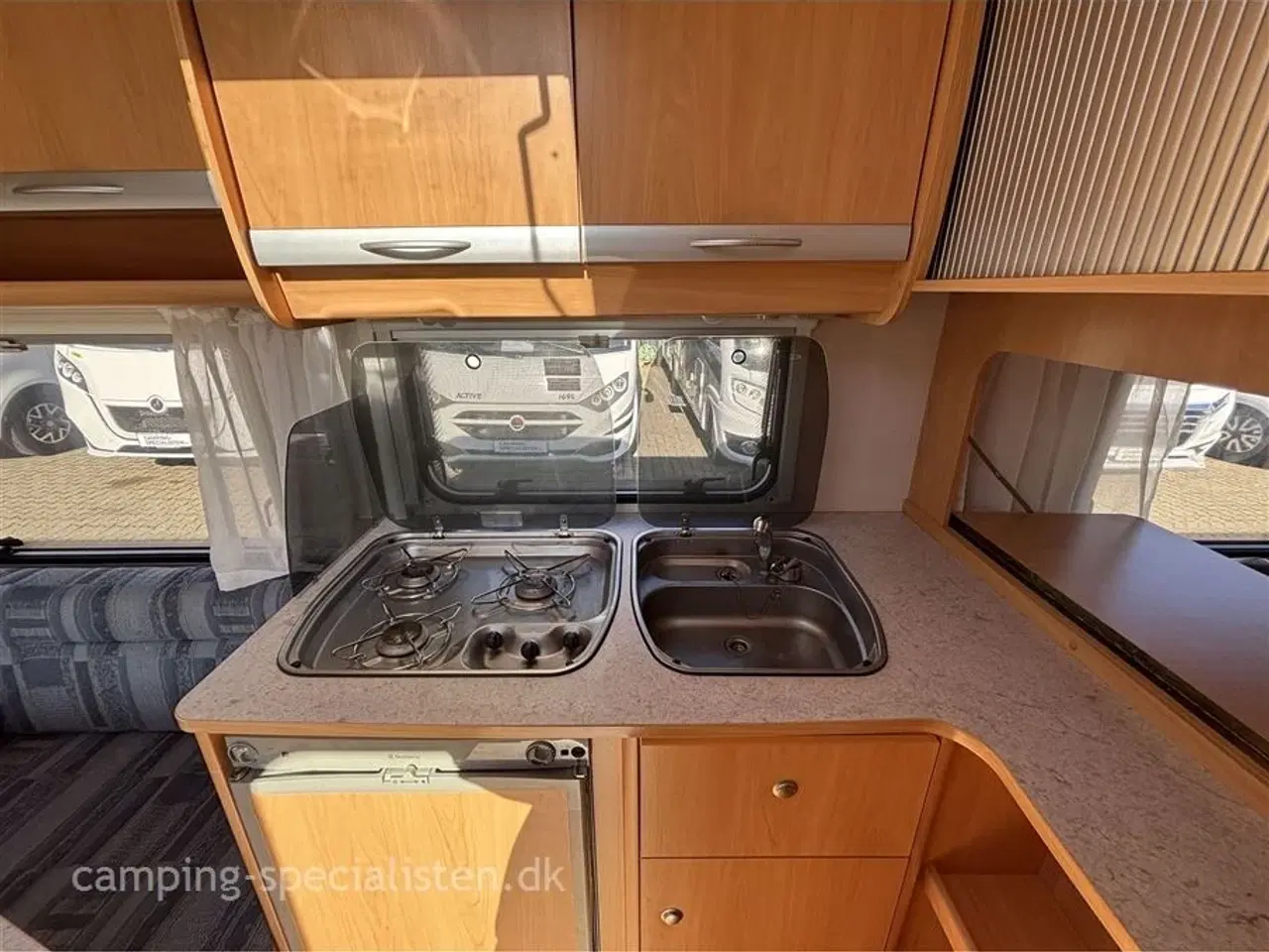 Billede 5 - 2005 - Knaus Sport 450 FU   Knaus Sport 450 FU model 2005 kan nu ses hos Camping-Specialisten