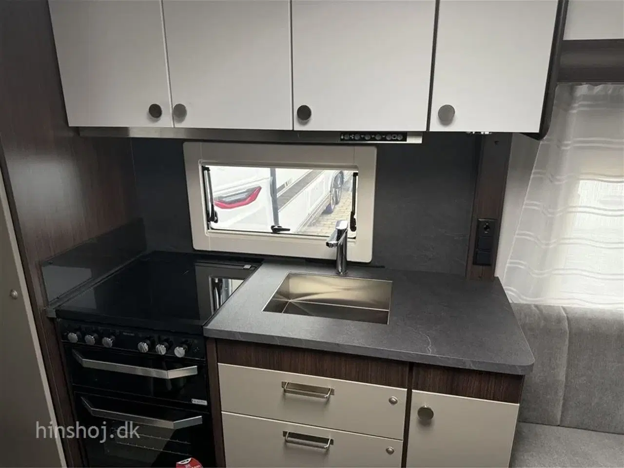 Billede 7 - 2025 - Polar Blueline 520 FD   Lækker luksus vintervogn med dobbeltseng, rundsiddegruppe fra Hinshøj Caravan