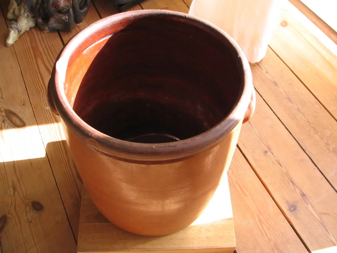 Billede 1 - Lerkrukke 15 Liter inkl. planterullefod