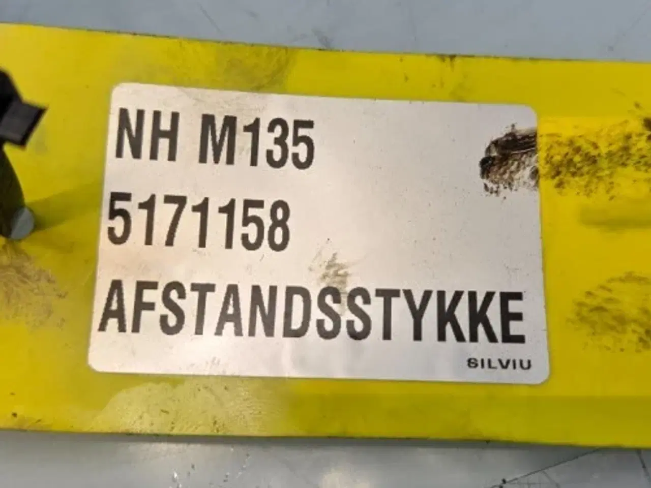 Billede 11 - New Holland TM135 Afstandsstykke 5171158