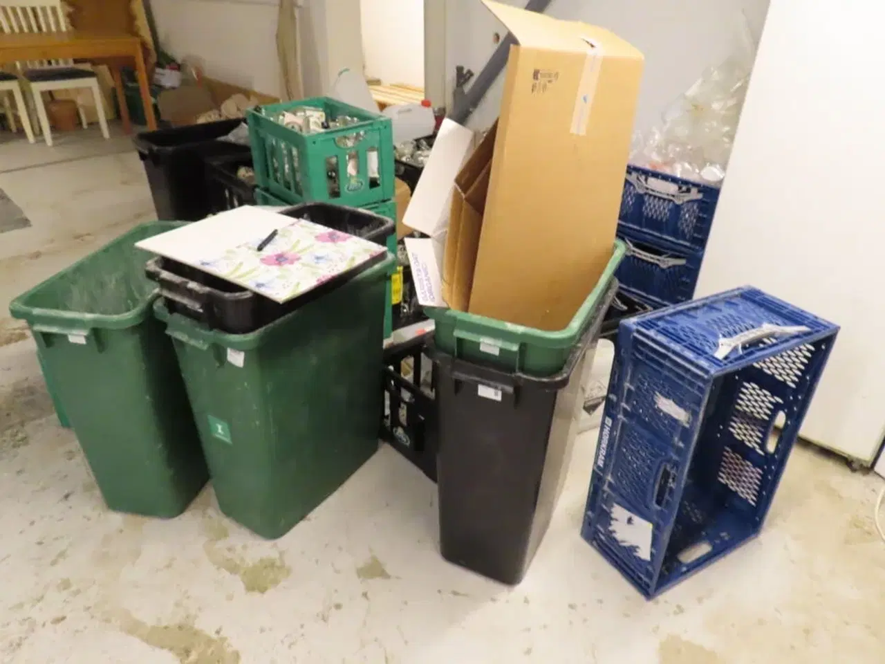 Billede 14 - Tøm rummet for møbler, pant og løsdele