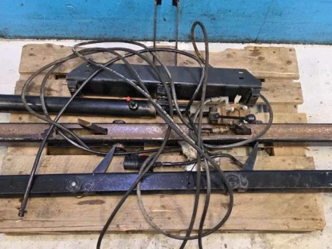 Billede 18 - New Holland BB9090 Balleudkast Sæt 700144160