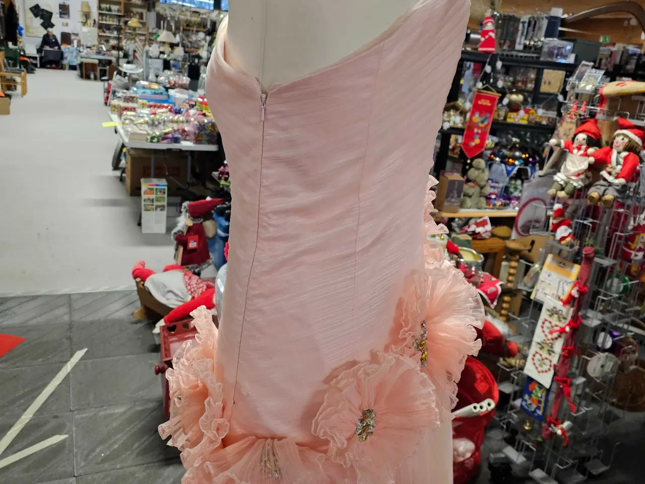 Billede 4 - Laksefarvet selskabskjole str S