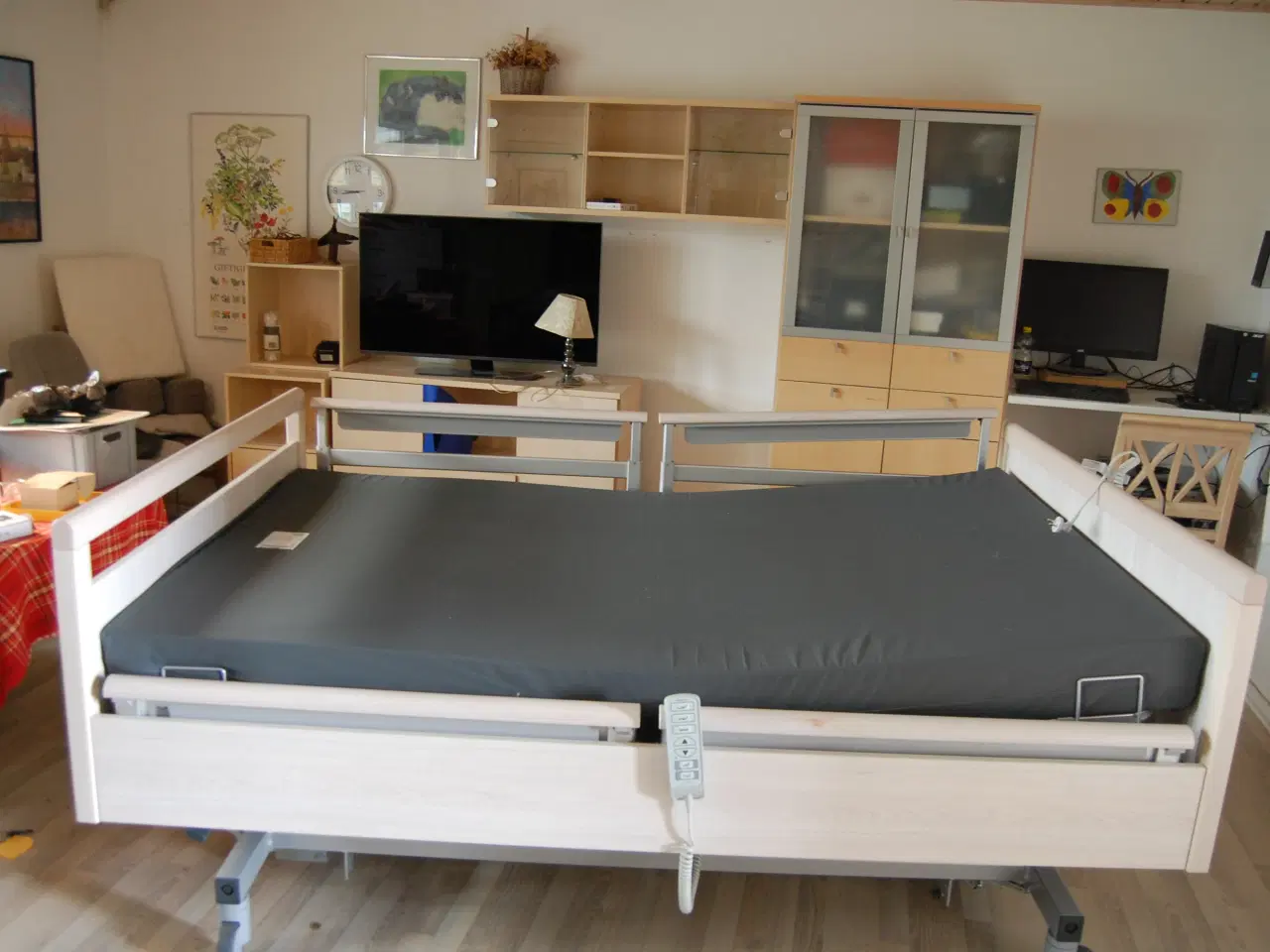 Billede 1 - PLEJESENG. 2 x 1,20