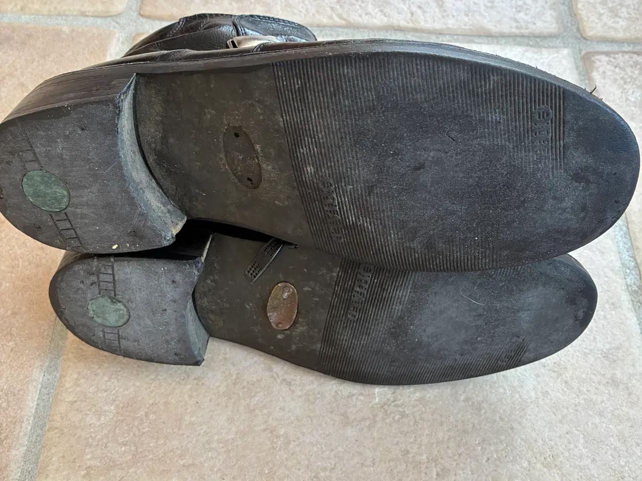 Billede 3 - Ankelstøvler i sort læder str. 39