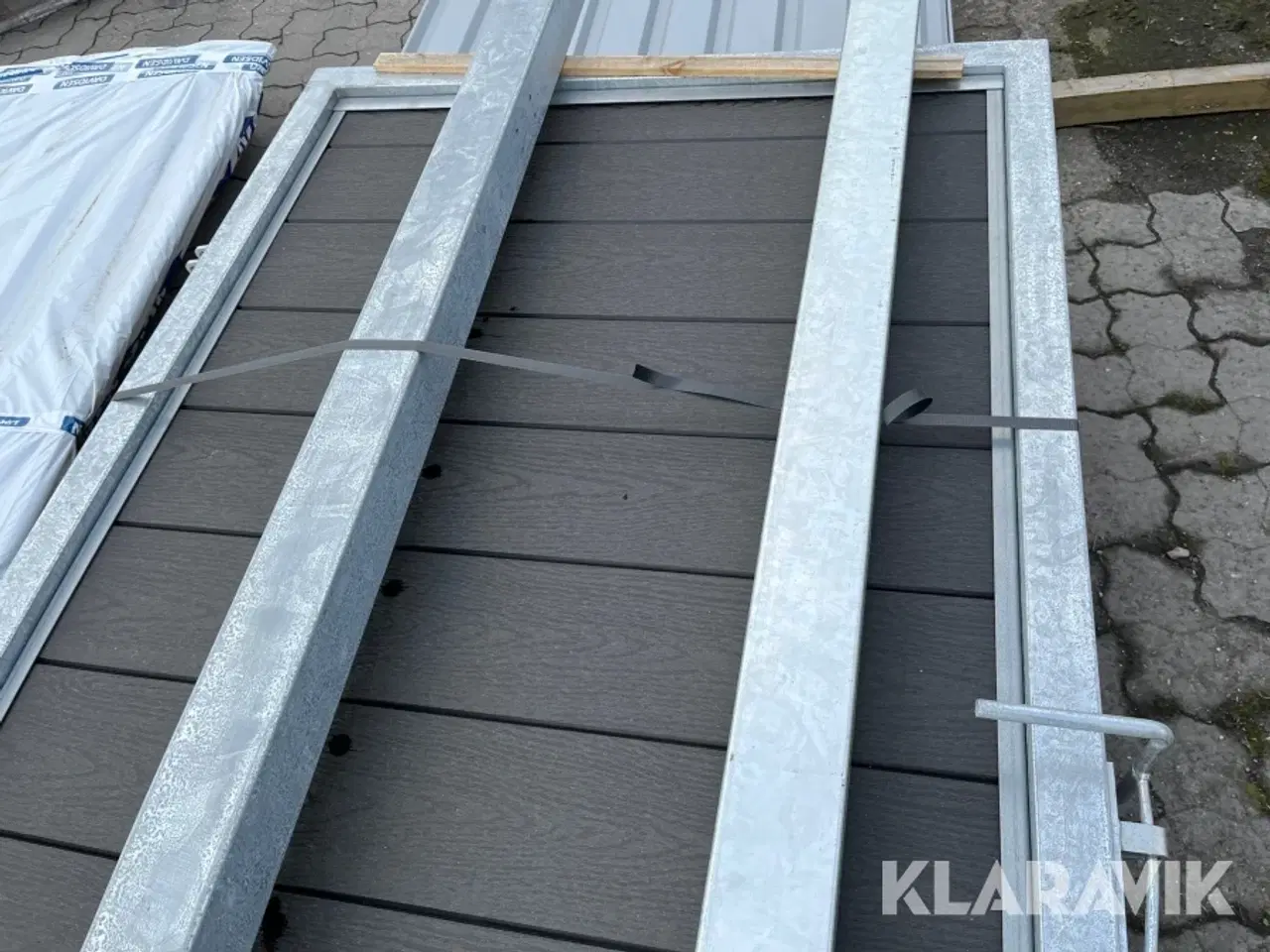 Billede 5 - Galvaniseret hegnsprofiler låge og 5 stolper