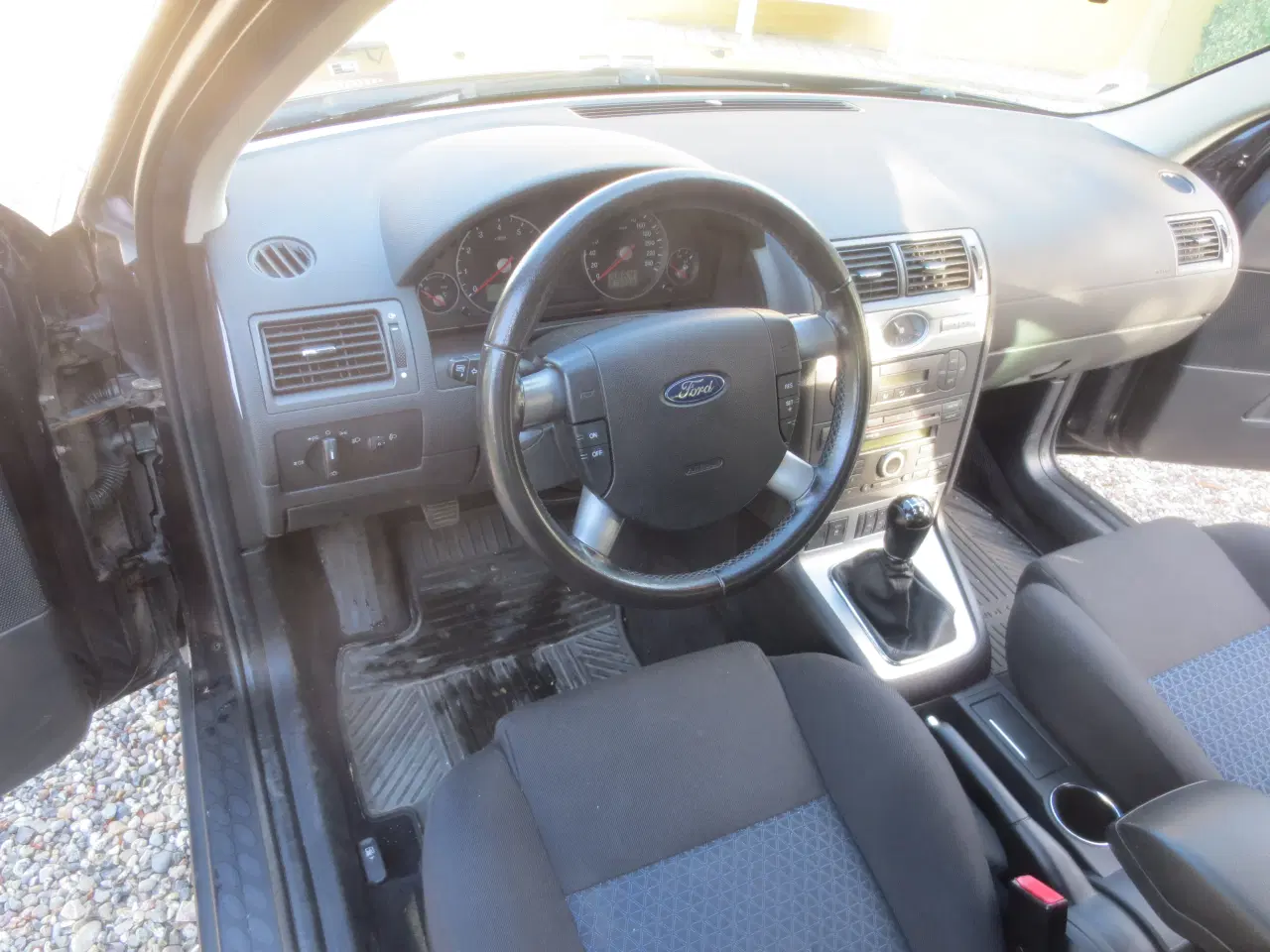 Billede 14 - Ford Mondeo 2.0 i 4 Døres synet 2024.
