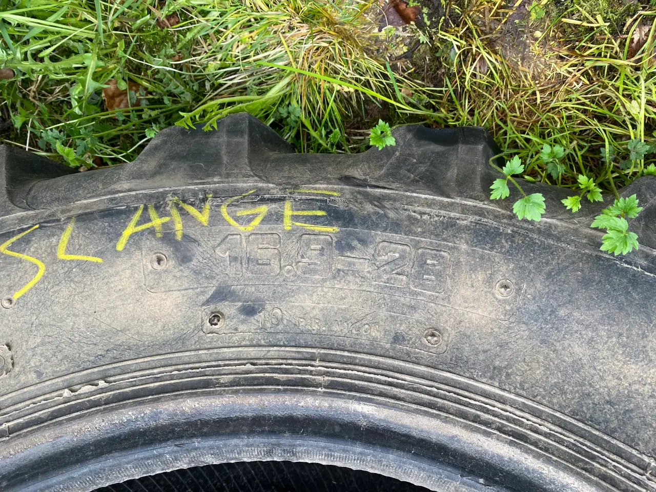 Billede 1 - Rendegraver dæk, 16.9 28