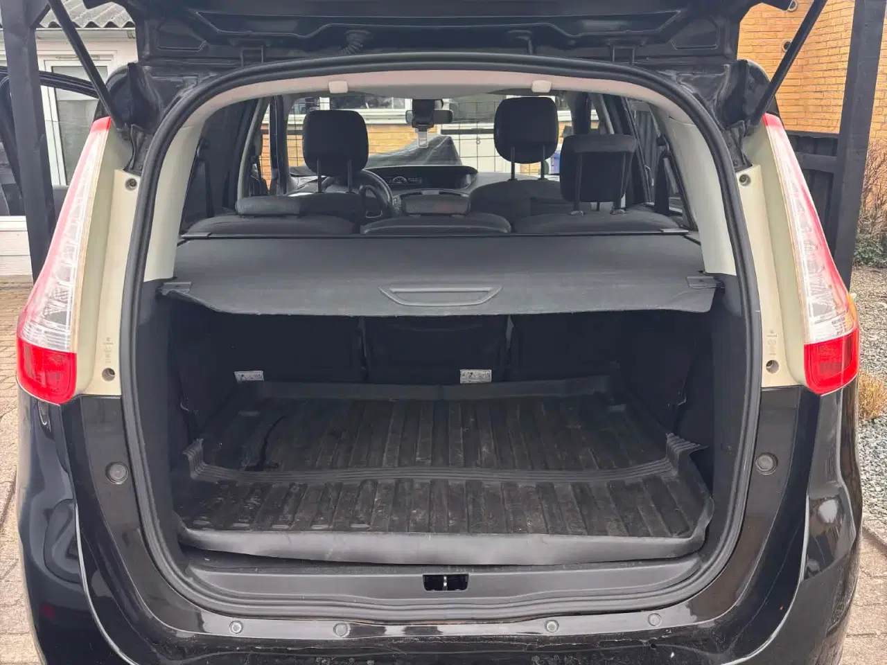 Billede 9 - Fin stor bil med god plads 