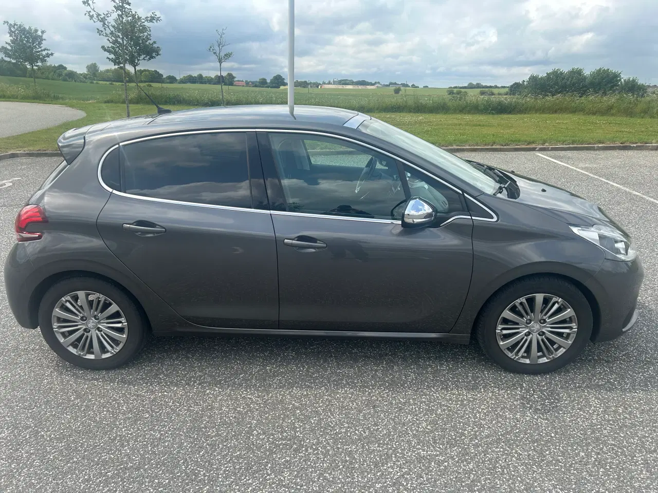 Billede 1 - PEUGEOT 208 1,6 BlueHDI Selektion Sky.