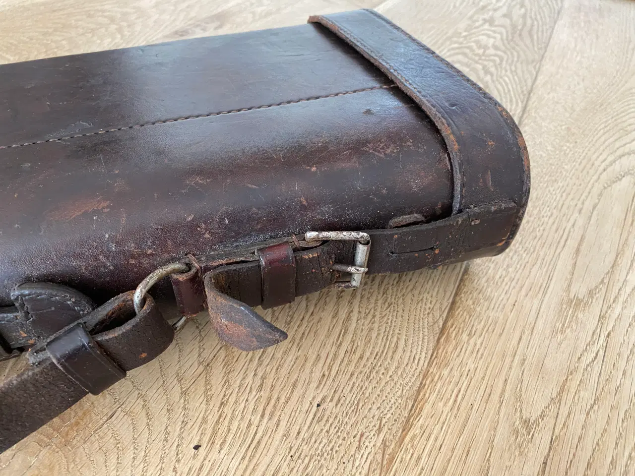 Billede 6 - Læder futeral/"Skink"