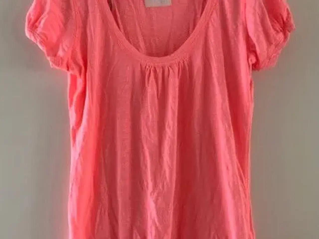 Billede 6 - Flot t-shirt bluse fra Logg by H&M