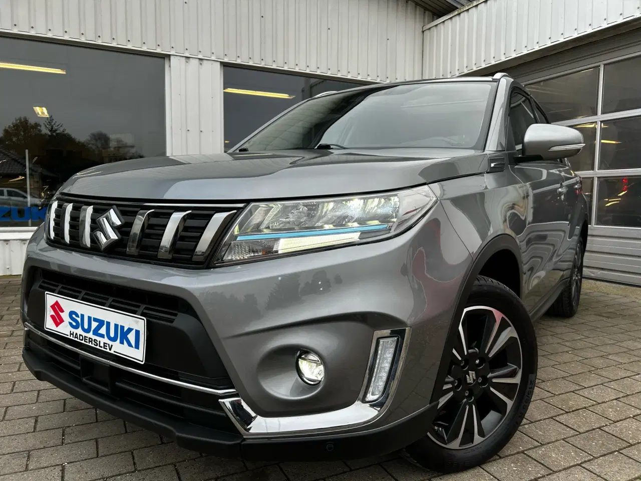 Billede 1 - Suzuki Vitara 1,5 Hybrid Adventure AllGrip AGS 102HK 5d 6g Aut.