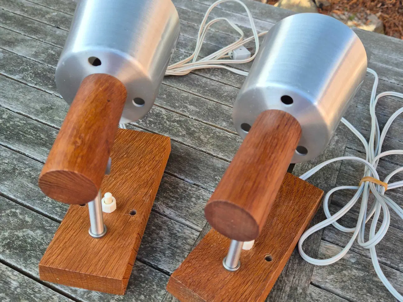 Billede 10 - Elegante væglamper I teak og alu 