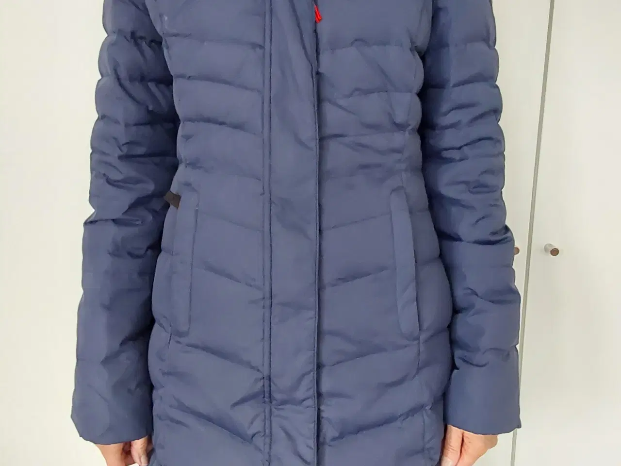 Billede 1 - Dunfrakke Icepeak med aftagelig hætte str. 38