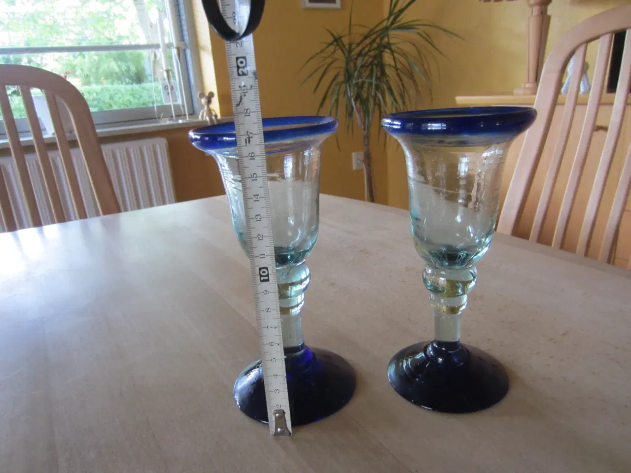 Billede 2 - 2 stk. Vinglas med blå kant
