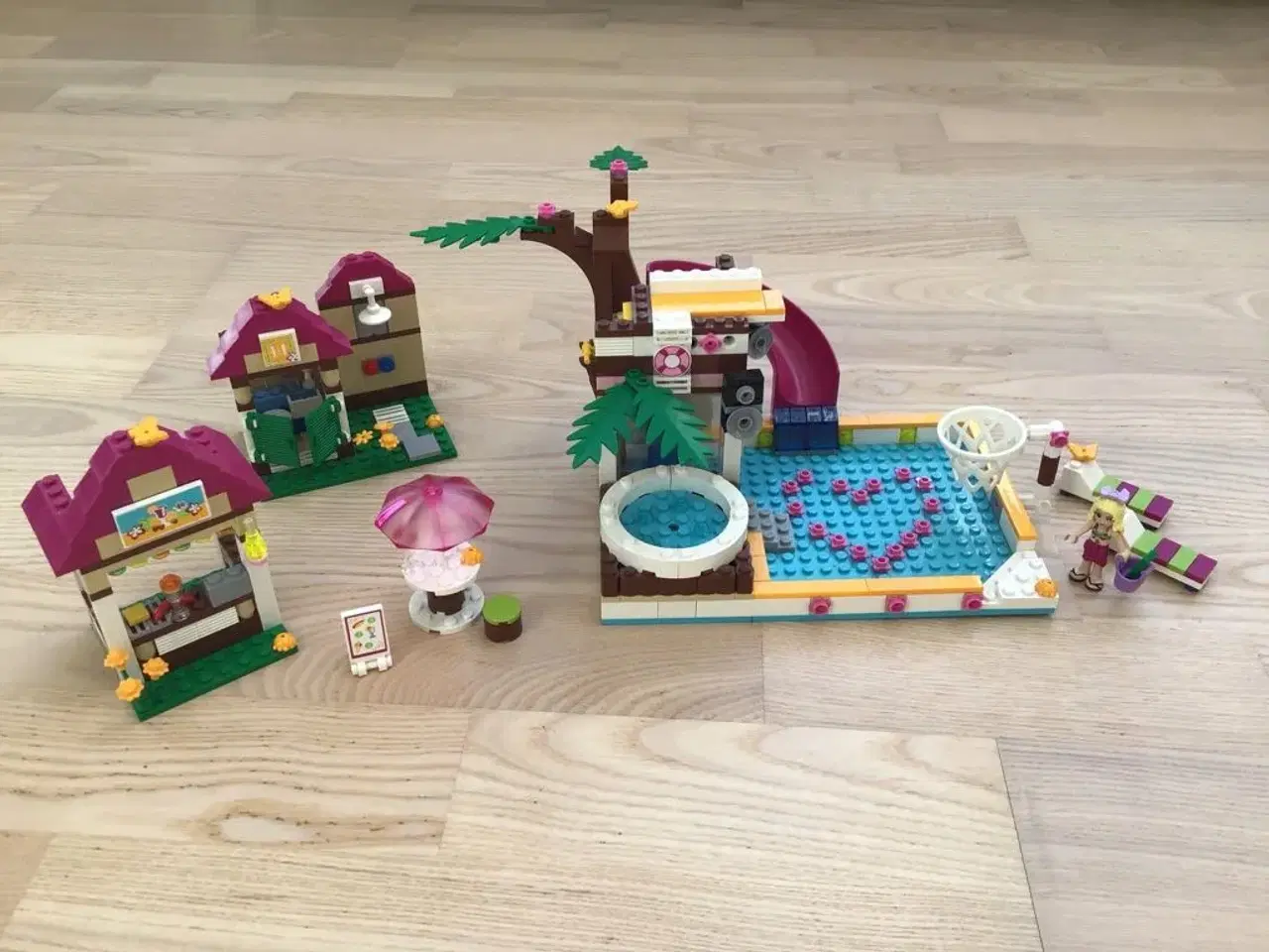 Billede 1 - Lego friends Citypool