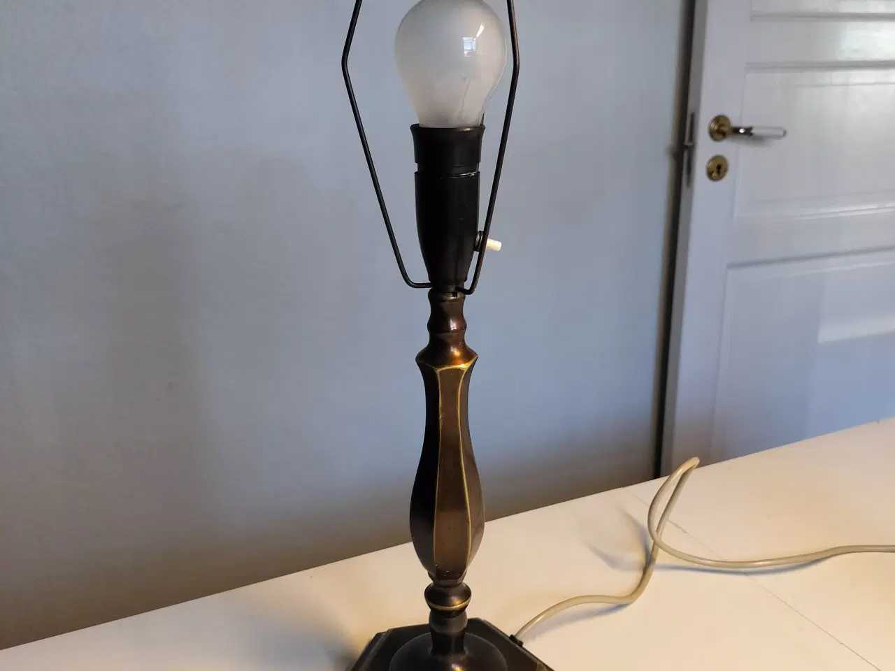 Billede 1 - Bordlampe bruneret messing lampe