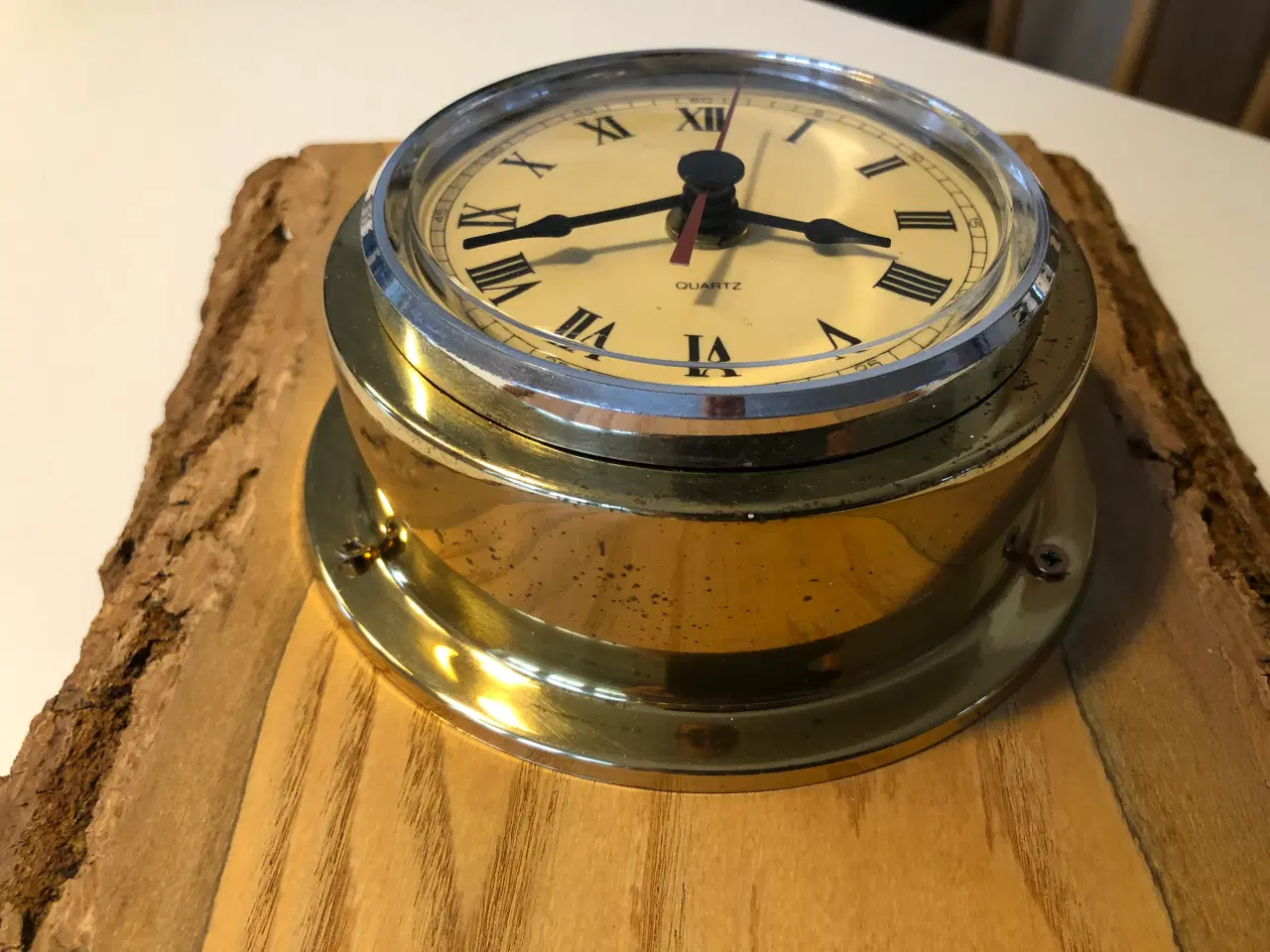 Billede 4 - Skibsur og barometer i messing på planke