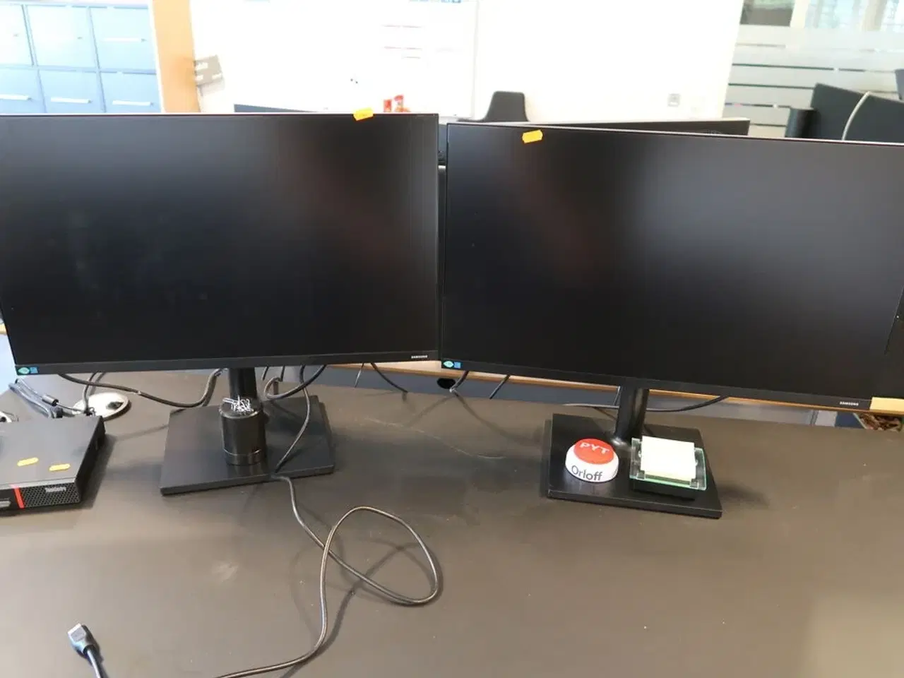 Billede 1 - 2 stk. computerskærme SAMSUNG F27T450FQR