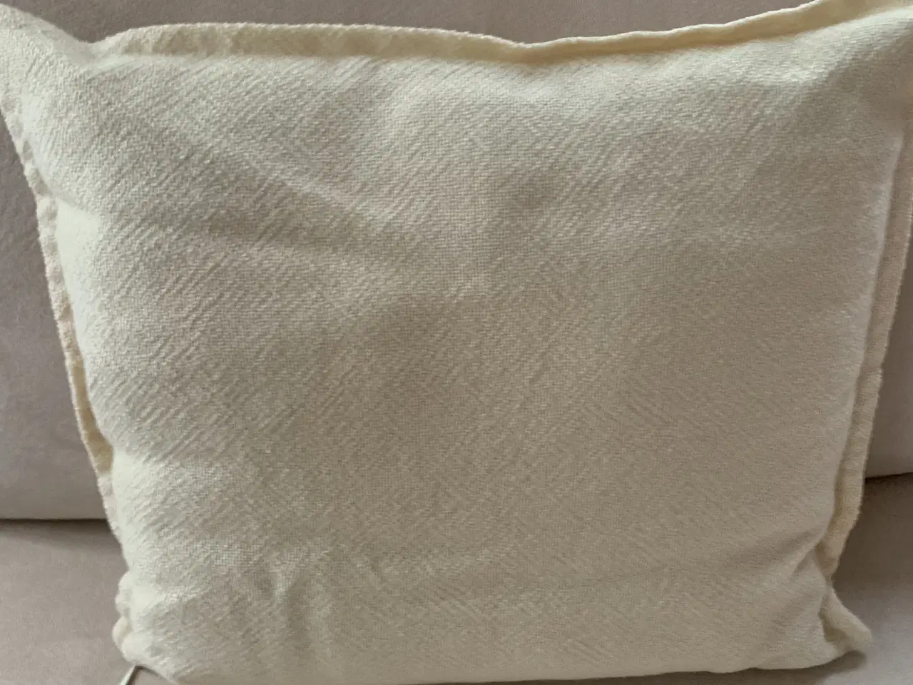 Billede 19 - Broderede vintagesofapuder i fin stand