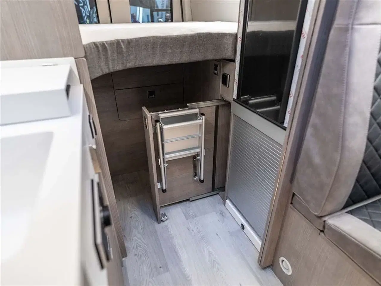 Billede 30 - 2026 - FURGOK   Langsgående senge og cykel garage på 6 meter!